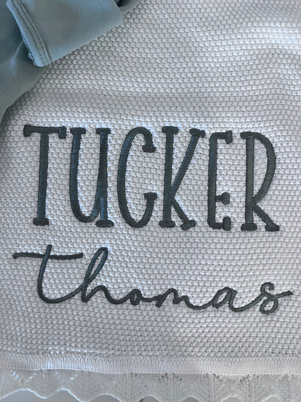 Baby personalized embroidered Gift Set – Blanket, Onesie & Hat