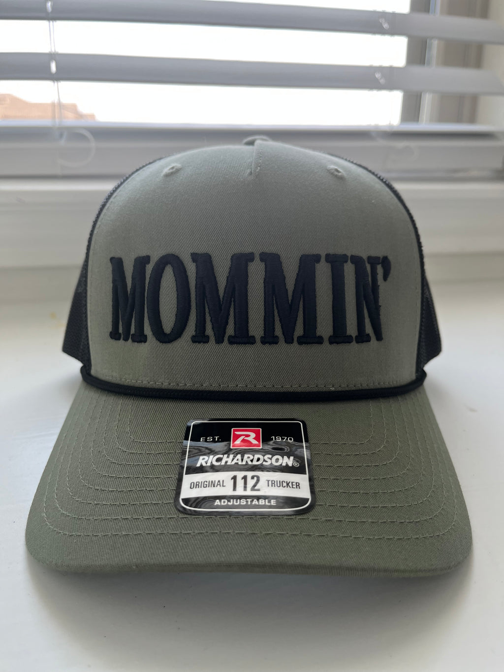 MOMMIN' 3D Puff 5 panel Richardson Rope Hat in Loden green and black