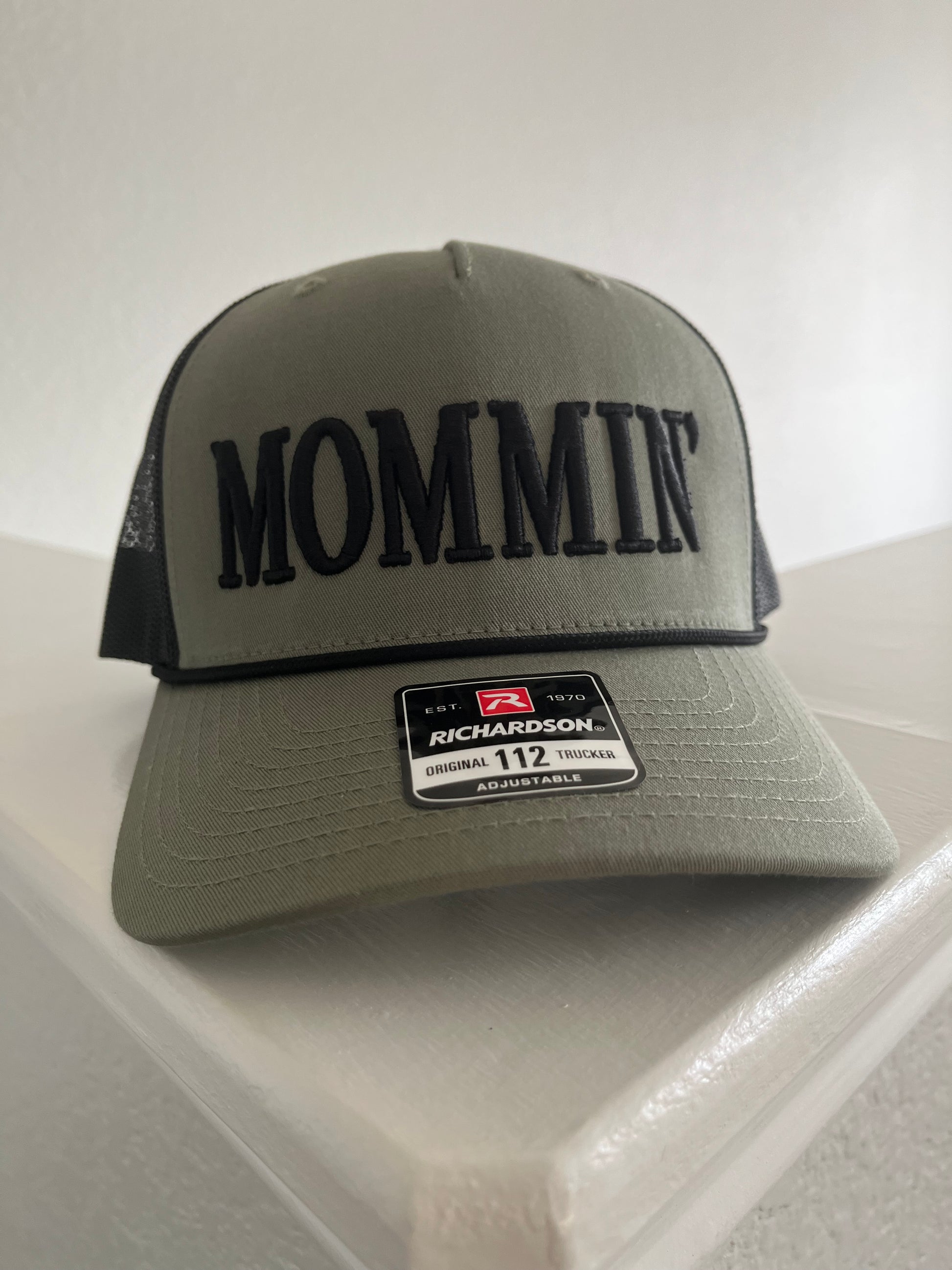 MOMMIN' 3D Puff 5 panel Richardson Rope Hat in Loden green and black